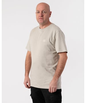 An effortless relaxed-fit T-shirt with a woven logo patch by BOSS Menswear, crafted in mid-weight jersey made from soft cotton.
Relaxed fitCrew neckShort sleeves
100% Cotton
50508584
&nbsp;