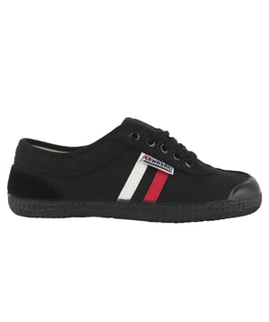 Nuestra zapatilla de lona retro combina comodidad y moda en un solo zapato. Esta zapatilla retro utiliza ideas de los años 90 y crea un universo retro, allí con sus múltiples combinaciones de colores alegra tu estilo diario. Detalles del producto: Cordones regulables para un ajuste adecuado. Disponible en numerosos colores para adaptarse a sus preferencias. Unisex. Zapato ligero. El zapato de cordones de corte bajo permite la rotación y la flexibilidad. Parte superior: lona y ante de vaca. Suela: RB. Si estás entre dos tallas, te recomendamos que elijas la más grande. Se recomienda no lavar el zapato.