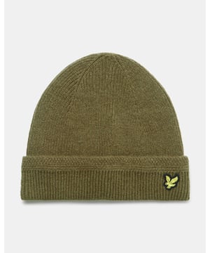 Die Racked Ribbed Beanie für Herren ist das perfekte Accessoire, um Wärme zu spenden und Ihrem Outfit einen kräftigen Farbakzent zu verleihen. Diese Lammfellmütze für Herren ist jetzt in fünf verschiedenen Farben erhältlich und garantiert Stil durch Schlichtheit.