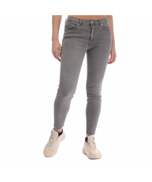 Women's HUGO 932 Slim-Fit Jeans.- Button and zip-fly fastening.- Five pocket design.- Branded leather patch.- Slim fit.- 99% Cotton, 1% Elastane. Ref: 50490499030.