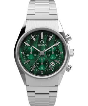 Deze Timex Falcon Eye Chronograaf Horloge voor Mannen is het perfecte sieraad om te dragen of cadeau te doen. De zilveren 40 mm ronde kast in combinatie met de comfortabele zilveren roestvrijstalen horlogeband zorgt ervoor dat je deze schitterende tijdmeter zonder enige concessie kunt genieten. Aangedreven door een hoogwaardige kwartsbeweging en waterbestendig tot 5 bar, blijft je horloge tikken. Als opvolger van onze Q Timex 1979 Reissue, eert de Falcon Eye zijn voorganger door enkele van de meest essentiële details te weerspiegelen die je al kent en waardeert. Dit chronograaf horloge heeft een kalenderfunctie: datum, evenals een stopwatch, 24-uurs weergave en lumineuze wijzers. Hoogwaardige band van 21 cm in lengte en 21 mm in breedte met een vouwsluiting met drukknop. Kastdiameter: 40 mm, kastdikte: 12 mm, kleur van de kast: zilver en kleur van de wijzerplaat: groen.
