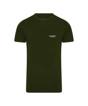 Heren t-shirt van het merk Ballin Est. 2013. Deze shirts van Ballin Est. 2013 zijn gemaakt van 100% biologisch katoen, en hebben tapered fit. Dit is een iets smallere pasvorm. Het zachte katoen zorgt voor een heerlijk draagcomfort.  Modelnaam: Small Logo ShirtCategorie: heren t-shirtMaterialen: biologisch katoenKleur: groen