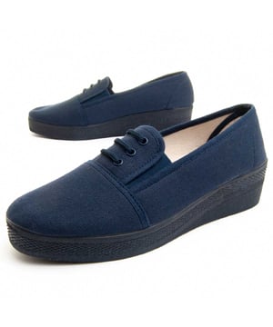 Hechas en España. Zapatilla confortable para mujer. Fabricada en los mejores materiales. Suela antideslizante. Cosido reforzado. Plantilla acolchada. Baja huella de carbono.