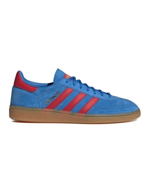 Deze klassieke sneakers hebben een bovenwerk van nubuck suède. Deze sneakers met normale pasvorm zijn voorzien van het klassieke logo van het merk, een vetersluiting en een zachte rubberen buitenzool, waardoor ze trouw blijven aan hun vintage roots.