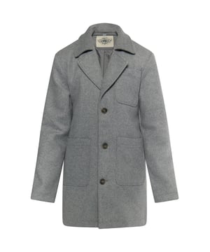 Een klassieker voor iedere herengarderobe. De elegante, grijs gemêleerde korte jas van DreiMaster Vintage laat in zijn strakke design zien hoe moderne stijl werkt. De jas is gemaakt van een zachte mix met wolaandeel, de basis voor het zachte gevoel. De gedetailleerde afwerking en het nonchalante karakter maken hem tot een verfijnde alledaagse metgezel. Of het nu relaxed is bij een jeans of cool bij een zakelijke jurk, deze jas past zich perfect aan uw individuele looks aan.  Korte jas van wolmix