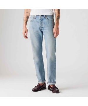 Mens Levis 501 Original Selvedge Jeans in light blue.- 5-pocket construction. - Button fastening.- Branded waist patch  buttons and rivets.- No Stretch.- Regular through the thigh.- Straight fit.- Ref: 005013600