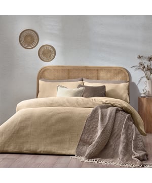 A modern classic ideal for those who appreciate the relaxed living aesthetic. The Chunky Waffle duvet cover set is made of premium cotton. Its soft, breathable fabric provides a comfortable night's sleep while also adding a sophisticated look to your bedroom. OEKO-TEX® certifies this product, showing it has been sustainably made.