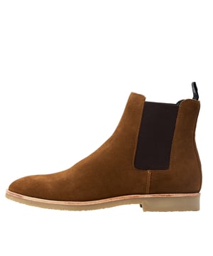 Hol Dir jetzt den Alessio Chelsea Boot in edlem Dunkelgrau! Dank der speziellen Memoryfoam-Einlage passt sich dieser Stiefel perfekt an Deinen FuÃŸ an und bietet ein unvergleichliches TragegefÃhl. Unsere robuste Flex-Kreppsohle sorgt fÃr sicheren Halt auf allen OberflÃchen, und die praktische Zugschlaufe erleichtert das An- und Ausziehen des Schuhs. Erlebe Eleganz und Komfort wie nie zuvor!