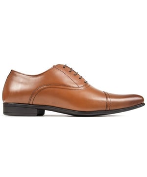 Men's Light Brown Red Tape Mellor Formal Lace-up Shoes With Smooth Leather Upper, With Simple Stitch Detailing, Closed Lace System, And Classic Silhouette. These Men's Premium Oxfords Have A Textile Lining And Padded Insole For Comfort, And A Synthetic Textured Outsole For Grip.