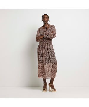 Tall collection, Printed fabric, Chiffon fabric, Tie detail, V-neck, Long sleeves, Cuffed, Midi length, Our model wears a UK 8 and is 175cm/5'9'' tall