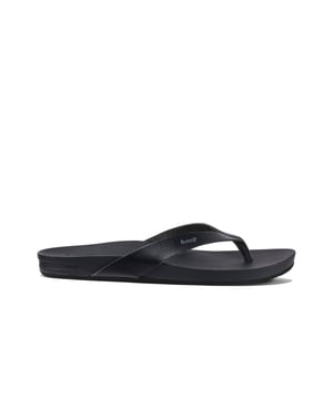 In the court of style, these rule! We made a few subtle twists to the trusty flip flop for a refined look. The strap is tapered, made of metallic vegan leather. But REEF’s signature comfort stays the same, with high-energy rebound, arch support and heel cupping.