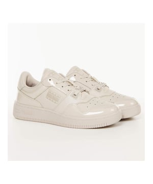 Basket Tommy Jeans originale Flag Femme Beige Synthetik. Authentischer Schuh der Marke Tommy Jeans - Streetwear/Sportswear-Design von Tommy Jeans - Tommy Jeans für Frauen, modisch und perfekt für den Alltag - Basket Tommy Jeans in Beige lässt sich hervorragend mit Ihrem restlichen Kleiderschrank kombinieren - bequeme Synthetikmaterialien - klassische Schnürsenkel - originale Flagge - Synthetik.