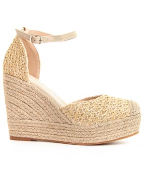 Esparto gras wedge voor vrouwen. Comfortabele pasvorm. Gevoerde inlegzool. Antislipzool. Versterkte stiksels. Gefabriceerd door andere merken voor ons merk. Ongeveer afmetingen: 12 cm hak en 3 cm plateau.