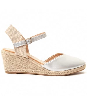 Damen-Wedge-Espadrilles. Bequeme Passform. Gepolsterte Innensohle. Rutschfeste Sohle. Verstärkte Nähte. Von anderen Marken für unsere Marke hergestellt. Ungefährer Maßstab: 6 cm Wedge.