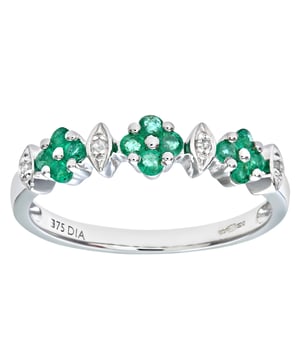 Oro blanco de 9 quilates (375): 2,7 g; # Diamante: 0,02 ct; # Esmeralda: 0.27ct