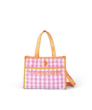 Verhoog je stijl met de iconische US Polo Assn. Tas

Deze tas belichaamt de tijdloze elegantie van het merk en combineert een klassiek ontwerp met een vleugje sportiviteit. Perfect voor de moderne vrouw die zich graag onderscheidt met klasse en dynamiek.

Afmetingen: 28 x 22 x 14 cm