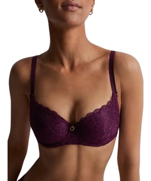 Aubade Roseessence Moulded Half Cup Bra. T-Shirt style with elastic lace trim and band. With elastic straps and an elastic tulle. Finished with Swarovski jewel. The product is as hand-wash only.