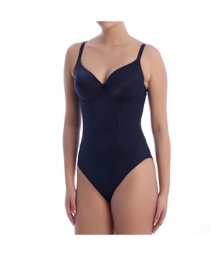 A sophisticated and functional design defines this women's shaping bodysuit, ideal for stylizing the figure with an elegant touch. Its underwire cups and floral details add a feminine touch while providing a secure and comfortable fit.


 Characteristics:

 - Made of high-quality shaping fabric that stylizes the silhouette and enhances the figure.
 - Underwired cups with light padding that provide support and enhancement to the bust.
 - Adjustable straps.
 - Soft and breathable materials, ensuring freshness and comfort all day long.
 - Front detail with floral texture in the abdominal area.
 - Smooth back design with full coverage for a smoothing effect and no marks under clothing.

 This women's underwire bodysuit is perfect for those looking for a shapewear garment that combines style and functionality, ideal for wearing under tight-fitting clothing or as part of a sophisticated look.
 Composition: 56% Polyamide, 31% Polyester, 13% Elastane
 Care:
Wash at maximum temperature 30º.
 Do not iron.
 Do not use bleach.
 Do not tumble dry.
 Do not dry clean.