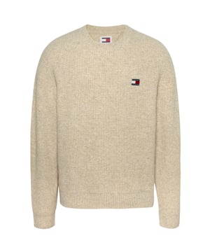 Heren sweater van het merk Tommy Jeans. De sweaters van Tommy Jeans zijn gemaakt van biologisch katoen en polyester, en hebben een normale pasvorm. Het zachte katoen zorgt voor een heerlijk draagcomfort.  Merk: Tommy JeansModelnaam: Waffle SweaterCategorie: heren sweaterMaterialen: biologisch katoen, polyesterKleur: beige