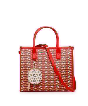 Collection: Spring/Summer
Gender: Woman
Type: Handbag
Material: Polyurethane
Main fastening: Zip
Handles: 2 handles
Shoulder strap: Removable shoulder strap adjustable shoulder strap
Inside: Lined 1 compartment
Internal pockets: 3
Width cm: 26
Height cm: 22
Depth cm: 13
Details: Dustbag included visible logo
Material: polyurethane