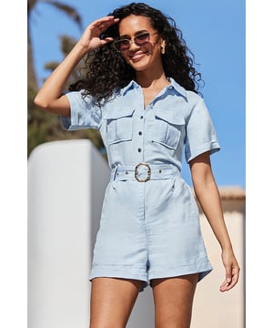 Throw-on and go
Crafted from a breezy linen blend
Trending utility detailing
Luxe gold buckle belt nips in your waist
Just-the-right-length shorts
Dress them up with mules or wedges, down with flat sandals or trainers