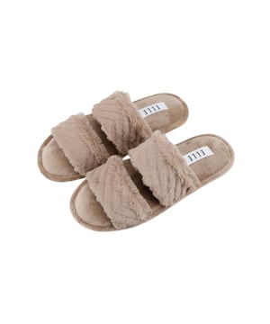 Elle silky sliders, there are so many slippers out there that aren't just built for shuffling around your house. Some of these delightful numbers are ideal for nipping down to the post room, or even for your daily stroll around the block. So when it comes to the best women's slippers out there right now, there are so many to choose from, we thought we'd help you out with your selection.
Slip on
Open toes and backs
Gripped soles
Main 100 Polyester
Soles: 95% Rubber 5% Polyester
Do not wash
Sizes
S UK 3-4
M UK 5-6
L UK 7-8