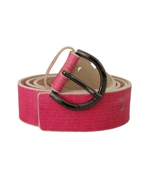 Cinturon GALLIANO 100% autentico.
  Confeccionado en piel rosa.
  Diseno clasico con herrajes en tono negro.
  Cierre de hebilla.
  Fabricado en Italia.
  Ancho de 4 cm.