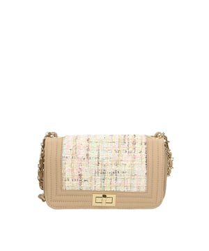 Crossbodytas voor dames met draaisluiting. één met binnenzakken met ritssluiting. afwezige externe zakken. verstelbaar in lederen schouderband. ontbrekend handvat. een binnencompartiment. extern materiaal. gevoerd met 70% katoen - 30% polyester binnenkant. Afmetingen: 20x13x8 cm. Gemaakt in Italië