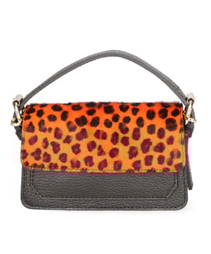 Bolso de mano de mujer de un compartimento, bandolera extraíble. Asa regulable y extraíble. Producto italiano elaborado artesanalmente en genuina piel Dollaro + Cavallino. Hecho en Italia