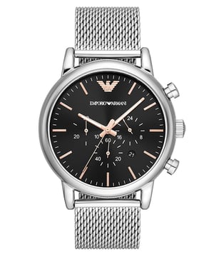 Diese Emporio Armani Luigi Chronograph Uhr für Männer ist der perfekte Zeitmesser zu tragen oder zu verschenken. Es ist Silber 46 mm Runde Gehäuse kombiniert mit dem bequemen Silber Edelstahl Uhrenarmband wird sichergestellt, dass Sie diese atemberaubende Uhr ohne Kompromisse genießen. Mit einem hochwertigen Quarzwerk und einer Wasserdichtigkeit bis zu 5 bar wird Ihre Uhr immer ticken. Diese modische und klassische Uhr passt zu jedem Outfit und zu jeder Gelegenheit, sie verleiht Ihrem Leben Stil - Die Uhr hat eine Kalenderfunktion: Datum, Stoppuhr, 24-Stunden-Anzeige, Leuchtzeiger Hochwertiges 21 cm langes und 22 mm breites silbernes Edelstahlarmband mit Dornschließe Gehäusedurchmesser: 46 mm, Gehäusedicke: 12 mm, Gehäusefarbe: Silber und Zifferblattfarbe: Schwarz