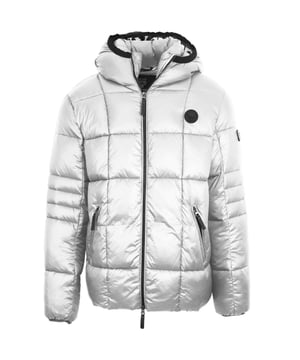 Plein Sport Small Circle Logo Quilted White Jacket. Stay sleek and stylish with the Plein Sport Padded White Jacket. The plain design adds a touch of sophistication, while the padded interior ensures warmth and comfort. Perfect for any fashion-forward individual!. Zip Closure Front Pockets, 2 Zip Closure Pockets, Central Zip Closure. Coat, Filling: 100% Polyamide, Lining : 100% Polyester. Padded Jacket, Zip Closure. Style: UPPS26E 01