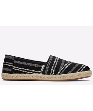 Laidback, planet-forward. Our Alpargata Rope brings carefree style and an earth-friendly update to our best-selling slip-on. It's designed with organic cotton, a natural jute-wrapped midsole and an OrthoLite comfort insole made with 26% eco content.
100% Organic Cotton upper and lining
Rubber outsole
100% vegan
Elastic gore espadrille for easy on-and-off