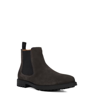 Caspian is a versatile boot that will become a welcome addition to your wardrobe. Constructed from soft premium leather, this style features a classic round toe, elasticated inserts and a chunky cleated sole for extra comfort and durability.