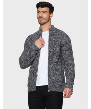 Refresh your knitwear with this zip through, knitted cardigan from Threadbare. It features a textured knit on the body and sleeves, two side pockets and ribbed funnel neck, cuffs and hem. Ideal for layering. Other colours available.