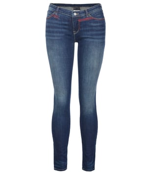 98% katoen, 2% elastaan; Emporio Armani-jeans;  Model: 3Z2J062D0JZ0941;  Hoogwaardige afwerking;  Zachte katoenmix, stretch;  strakke pasvorm;  Sluiting: knoop, ritssluiting;  Klassieke '5-pocket'-stijl;  riemlussen;  Emporio Armani-logodetails