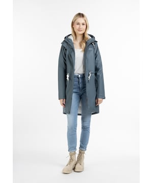 Of het nu nat of koud is, met de urban regenregenparka van ICEBOUND kun je met een gerust hart de ongemakkelijke herfst- en wintermaanden tegemoet. De trendy Friese nerts maakt indruk met zijn warme vulling, terwijl het gecoate buitenmateriaal inclusief gesealde naden alle vocht buiten houdt. Een zachte jersey voering in gemêleerde tinten en de praktische 2-wegritssluiting, die bedekt is met een drukknoop en zo voor extra bescherming zorgt, zorgen ervoor dat hij bijzonder comfortabel is om te dragen. Ook de zijzakken, die dankzij de ritssluiting en schuine flappen voor droogte zorgen, zijn goed doordacht. Qua uiterlijk overtuigt de jas door zijn praktische lengte met een afgeronde rug en het taillekoord waarmee de jas in het midden strakker wordt getrokken. Het model wordt gecompleteerd door de capuchon, die optisch en functioneel wordt versterkt door het koord en de logo-ogen.  Mackintosh met vulling