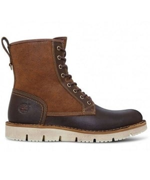 Grandes zapatos de invierno de Timberland, hechos de cuero premium natural de alta calidad. El modelo es un complemento perfecto para la ropa de invierno. El diseño tiene cordones y piel de cordero natural en ambos lados. Una capa adicional de Mylar ® retiene el calor en el zapato. La plantilla anatómica de ortolita ®, que protege el pie de la transpiración, olores y bacterias desagradables, limitando la humedad y garantizar la circulación del aire alrededor del pie, asegura la suavidad y la comodidad. Tienen tecnología Primaloft® que absorbe la humedad y lo mantiene cálido y cómodo, incluso en las condiciones más extremas. Su estructura es la microfibra con millones de células de aire que ayudan al cuerpo a retener calor y energía. La suela tiene pinzas profundas para una mejor tracción. El logotipo de la marca se coloca en el exterior del zapato. Extremadamente cálido y cómodo, los zapatos están perfectamente combinados con jeans.