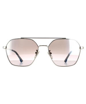 Las gafas de sol Police Aviator Mens Shiny Palladium Smoke Silver Mirror SPL771 Vibe 2 son un diseño de piloto pequeño con doble puente, plaquetas nasales ajustables y la marca Police en las bisagras.