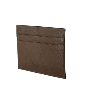 Marca: Billionaire Italian Couture.
  Estado: A estrenar con etiquetas.
  Codigo de modelo: SU54BIL00095.
  Genero: Hombres.
  Color: 125/TORTOLA (Marron).
  Material: 100% cuero.
  Varias ranuras para tarjetas.
  Logotipo grabado en cuero.
  Fabricado en Itali.