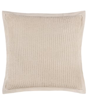 Crafted from a highly textural waffle weave, the Canopy cushion is the modern classic you didn’t know you needed! Perfect for those who love an understated interior. This design is complete with an Oxford cotton edge and is available in two neutral colours, just what you need to add that touch of visual texture to your home!