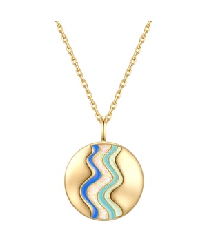 Boho jewelry is on trend - like this necklace from the Glanzstücken Munich label. The eye-catcher is the amulet-shaped pendant, decorated with wave-shaped inlays made of opal and enamel, which are reminiscent of the power of water. Did you know that iridescent opal is considered a stone of inspiration and creativity? It helps to release blockages and gives you positive energy. The circular pendant adorns the décolleté on a delicate anchor chain, both made of 925 sterling silver and refined with classic yellow gold. You can easily adjust the length of the chain using the extension piece with spring ring clasp. A piece of jewelry that not only casually rounds off festival looks!
