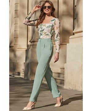 REASONS TO BUY:

Taking you from work-to-weekend
Tapered legs for a chic silhouette
You'll love the comfy relaxed fit
Nail the tailored trend by styling with a blazer
Tuck in a silky blouse for the office
Dress them down with a vest top and sandals

Inside leg to fit: Short 29 | Regular 31" | Long 33"
