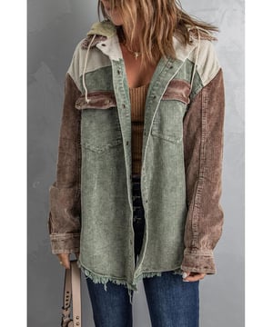 Kleurblok knoop-down capuchon corduroy jas  
Gemaakt van kwaliteitsmaterialen  
Stijlvol en trendy ontwerp  
Biedt comfort en stijl  
Capuchon voor extra bescherming  
Perfect voor koudere dagen  
Must-have voor modebewuste vrouwen
