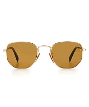 1040S sunglasses with metal frame.

 Shape and design:
 - These David Beckham glasses have a hexagonal silhouette.

 Frame material:
 - The frame of these glasses is made of metal.
 - The use of metal provides durability and lightness to the frame.
 - This makes the glasses durable and comfortable to wear.

 Metal temples:
 - The temples are also made of metal, matching the frame material.
 - The metal on the temples adds solidity and stability to the structure of the glasses.

 Brand details:
 - David Beckham brand engraving on the lens.
 - These design elements help to clearly identify the model as part of the David Beckham eyewear collection.

 Glasses:
 - The lenses are of high quality.
 - These lenses provide excellent UV protection and sharp, clear vision.
 Measures: Lens height: 43 mm. Lens width: 51 mm. Bridge: 21 mm. Temples: 145 mm.
 Composition: Metal
 Care:
Use a soft, clean microfiber cloth to clean your sunglasses. This type of cloth will not scratch the lenses.
 Avoid using abrasive cleaning products, detergents, alcohol or acetone, as they can damage lenses and anti-reflective treatments.