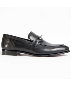 Purapiel, 10 years warranty. Classic moccasin for men. Made in 100% natural leather, Chrome VI free. High quality materials. Stitched leather sole. Padded insole. Manufactured by other brands for our brand.