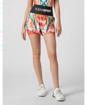 Estos shorts 2 en 1 están diseñados para todas tus sesiones de entrenamiento, desde las más ligeras a las más duras, o incluso para hacer footing sin más. Supera siempre tus límites.   Pantalones cortos de licra estampada de máxima comodidad y secado rápido, mallas cortas de tul elástico para equilibrar la temperatura de los músculos.   Tejido jacquard de la marca en la cintura elástica   Cintura de talle alto para un ajuste seguro y mayor firmeza