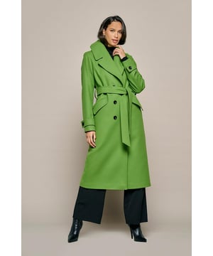 Die Cameron-Jacke ist dé Must-Have in dieser Saison. Die auffällige Trendfarbe leuchtendes Grün verleiht der Jacke ein großzügiges Erscheinungsbild mit markanter Wirkung. Dieser vollständig gefütterte Wollmantel ist aus einer hochwertigen Wollmischung gefertigt. Die doppelte Reihe schwarzer Knöpfe vorne und der Bindegürtel bieten eine elegante Möglichkeit, Ihre Taille zu betonen. Neben dem Bindegürtel verfügt die Jacke über einen großzügigen Kragen und schräg platzierte Taschen. Die grüne Jacke reicht bis unter die Knie und hat eine übergroße Passform. Tragen Sie die Jacke offen und runden Sie Ihr Outfit stilvoll ab. Ein zeitloser Klassiker, der Sie mit Sicherheit hervorstechen lässt!