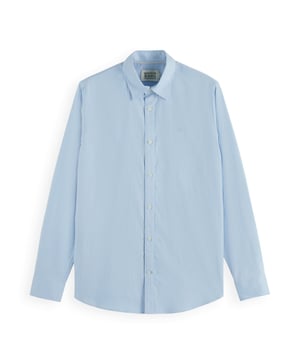 **Ontdek tijdloze elegantie met het herenoverhemd van Scotch & Soda! Dit veelzijdige overhemd maakt indruk met zijn doorlopende knoopsluiting en klassieke Kent-kraag. De knoopmanchetten en lange mouwen zorgen voor een perfecte pasvorm en een stijlvolle look. Het is gemaakt van hoogwaardige materialen en biedt uitzonderlijk comfort en duurzaamheid. Of je het nu draagt onder een colbert op kantoor of casual in je vrije tijd - dit overhemd met lange mouwen slaat altijd een goed figuur. Perfect voor de modebewuste man die waarde hecht aan stijl en kwaliteit. Met Scotch & Soda ben je perfect gekleed voor elke gelegenheid. Een must-have voor elke verfijnde garderobe.