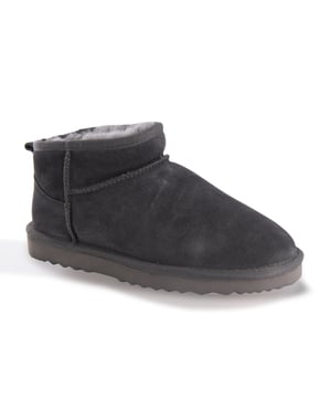 Ugg closet cheap dates 218