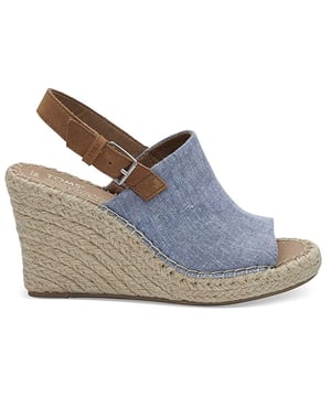 Ingrese al verano con estas sandalias elegantes y cómodas que combinan sin esfuerzo la moda y la comodidad.

Hecho a mano con cuidado y atención al detalle, estas sandalias cuentan con una parte superior sintética azul vibrante que agrega un toque de color a su armario de clima cálido. El diseño de la correa no solo ofrece un ajuste seguro y ajustable, sino que también agrega un toque de elegancia a su aspecto.

Las sandalias Toms Monica están diseñadas para la comodidad de todo el día. La plantilla acolchada proporciona suavidad y soporte, lo que le permite caminar con facilidad de mañana a noche. Ya sea que esté explorando nuevos destinos o paseando por la playa, estas sandalias mantienen sus pies sintiéndose cómodos y frescos.

La construcción sintética de estas sandalias asegura la durabilidad y la resistencia al desgaste. La suela resistente ofrece una tracción confiable en varias superficies, lo que le permite pasar con confianza a donde sea que lo lleven sus aventuras.

Estas sandalias no solo priorizan la comodidad, sino que también encarnan el compromiso de Toms de retribuir. Con cada compra, Toms ayuda a mejorar la vida de las personas necesitadas al proporcionar zapatos, vista, agua y servicios de nacimiento seguros a las comunidades de todo el mundo.

Además de su comodidad e impacto social, las sandalias de mujeres sintéticas de Toms Monica Strap Up Blue Synthetic (Modelo: 10011845) muestran un diseño elegante que complementa sus atuendos de verano. El vibrante color azul agrega un toque alegre y refrescante a su aspecto, lo que hace que estas sandalias sean una elección versátil para varias ocasiones.

Ya sea que te diriges a una fiesta en la playa, una excursión informal o disfrutando de un día soleado al aire libre, las sandalias sintéticas de mujer sintéticas azules Toms Monica (Modelo: 10011845) son la opción perfecta. Pase al estilo y tenga un impacto positivo con cada paso que das.